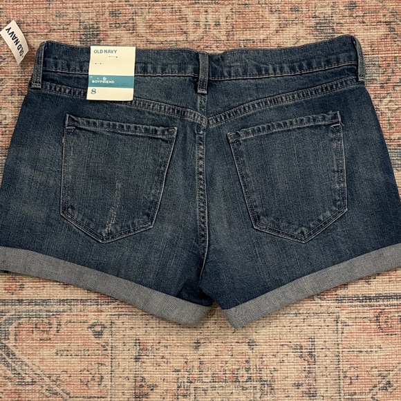 Old Navy Women's Distressed Boyfriend  Jean Shorts Size 8 - Picture 4 of 6